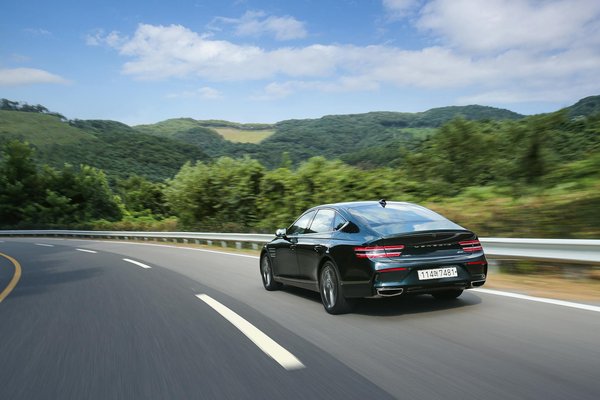 Découvrez les bénéfices des films anti-UV pour protéger les cabines de camion !